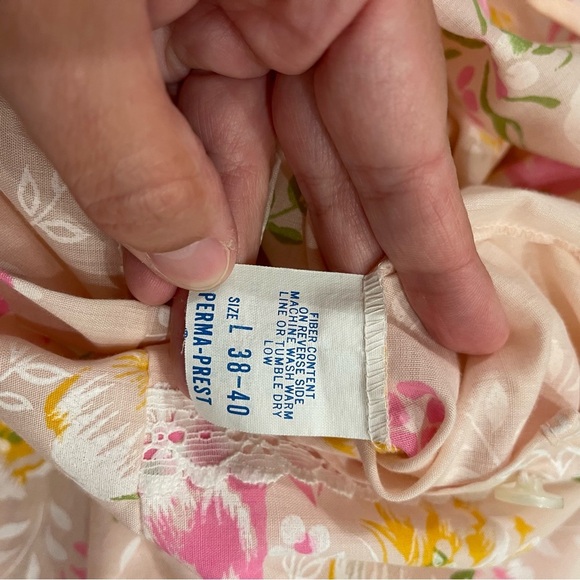 Vtg 70s Sears Perma Prest Long Robe Women’s Large Pink Floral Lace Ruffles USA - Picture 4 of 8